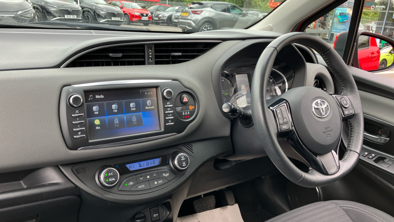 Toyota Yaris 1.5 Hybrid Icon Tech 5dr CVT Hybrid Hatchback